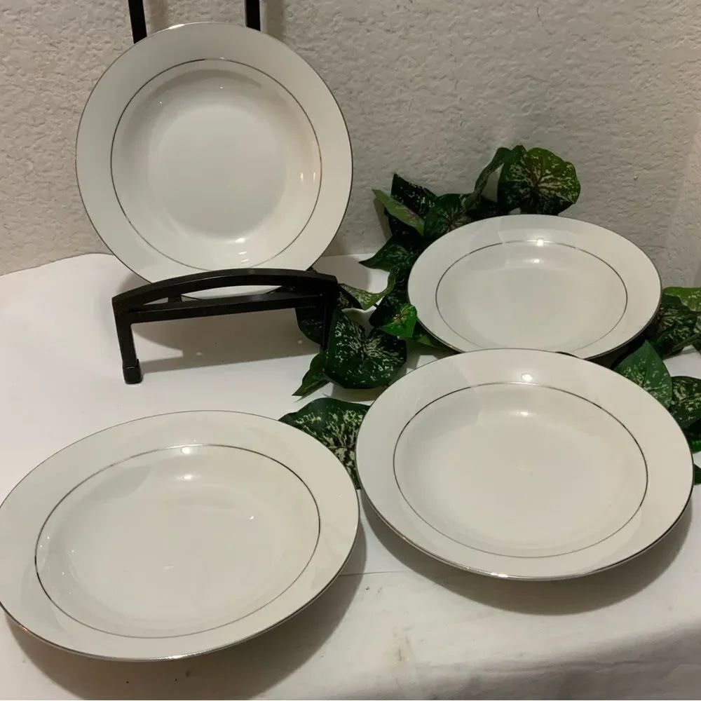 - Royal Majestic Platina Fine China 8” Salad bowl Plate #8446 set of 4 B7